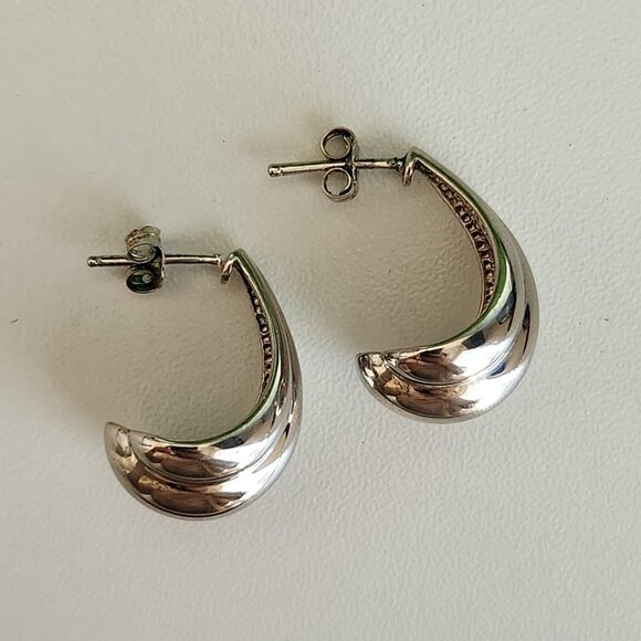 925 Sterling Silver Vintage Puffy Curved Earrings - Picture 3 of 5